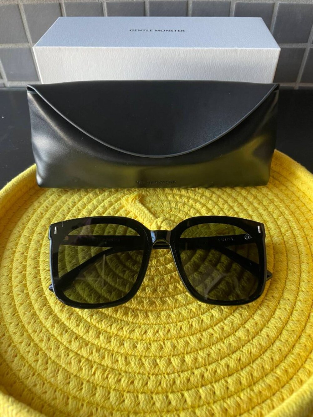 Gentle Monster FRIDA Black Sunglasses